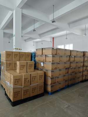 Szczotka do suszenia włosów o mocy 1200W z 3 poziomami temperatury i napięciem 220~240V dla łatwej stylizacji włosów