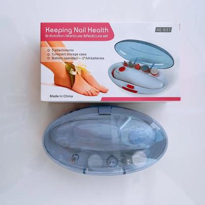 Profesjonalny przenośny zestaw do pilników do paznokci i zasilana bateriami frezarka do paznokci do pedicure