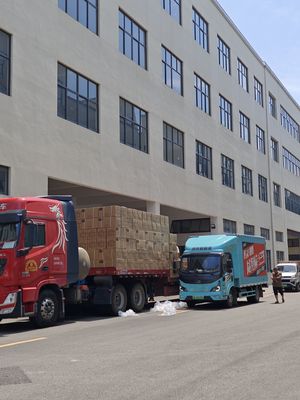 Profesjonalna szczotka do stylizacji włosów z gorącym powietrzem 2 w 1 i lokówka z temperaturą MAX 200°C i zasilaniem 100-240V do wszystkich rodzajów włosów